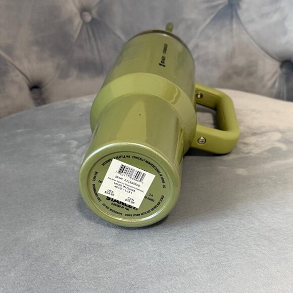 Stanley + Starbucks Militar Green Quencher Vacuum Cold-To-Go Cup, 40 Fl NWT - Picture 4 of 6